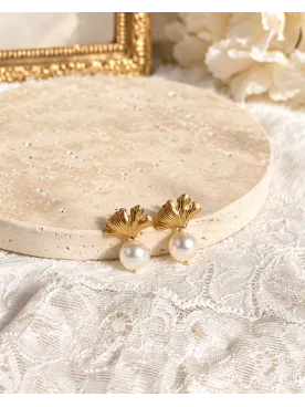 Boucles d’oreilles de mariée en feuilles de ginkgo dorées et perles nacrées- L’Orée
