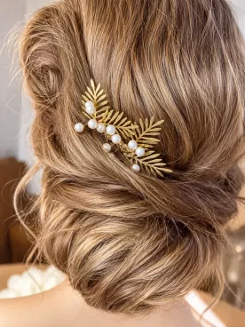 Peigne de mariée Sylve – Feuillage doré et perles nacrées | Bijou de cheveux bohème chic