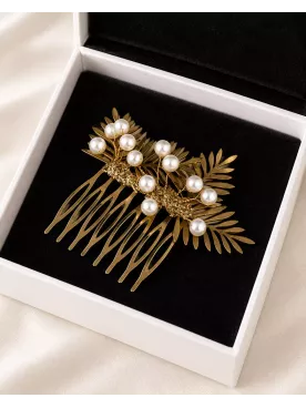 Peigne de mariée Sylve – Feuillage doré et perles nacrées | Bijou de cheveux bohème chic