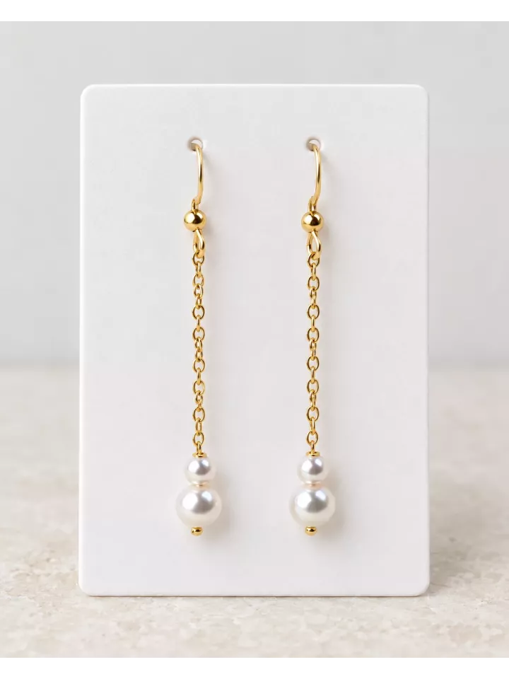 Boucles d’oreilles pendantes à chaîne fine et perles nacrées – Bijoux de mariée élégants- Eudoxie