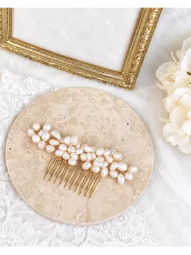 Peigne de mariée Nacrescence – Perles d’eau douce baroques et finition dorée | Bijou de cheveux élégant